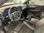 Volvo XC40 2022 Musta