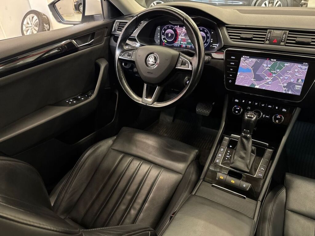 Skoda Superb 2018 Valkoinen