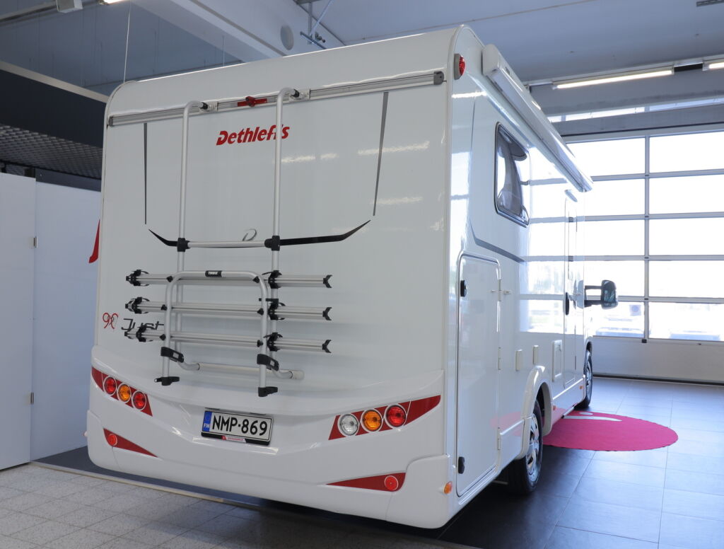 Dethleffs JUST T6812 EB 2022 Valkoinen