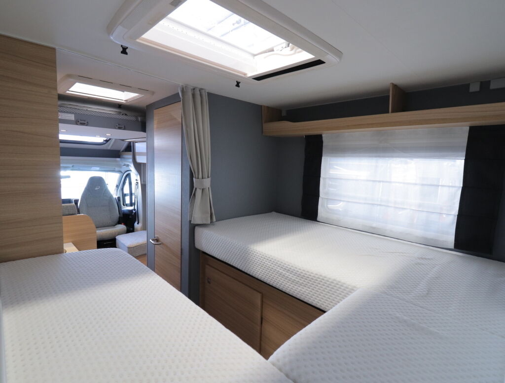 Dethleffs JUST T6812 EB 2022 Valkoinen