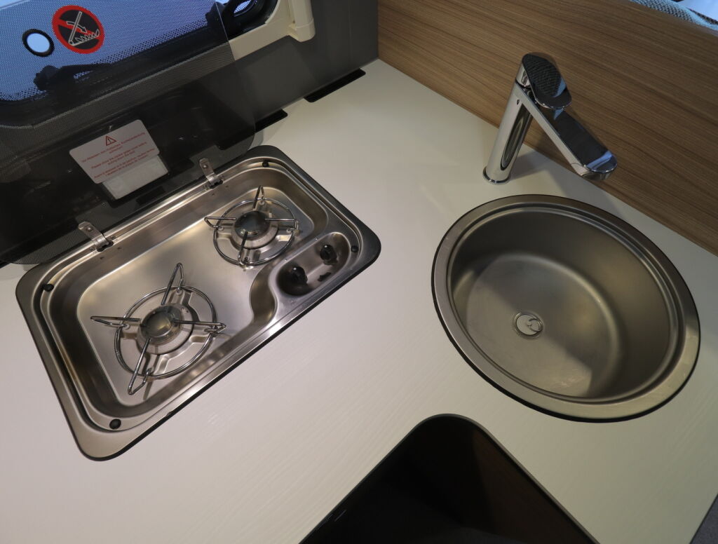 Dethleffs JUST T6812 EB 2022 Valkoinen