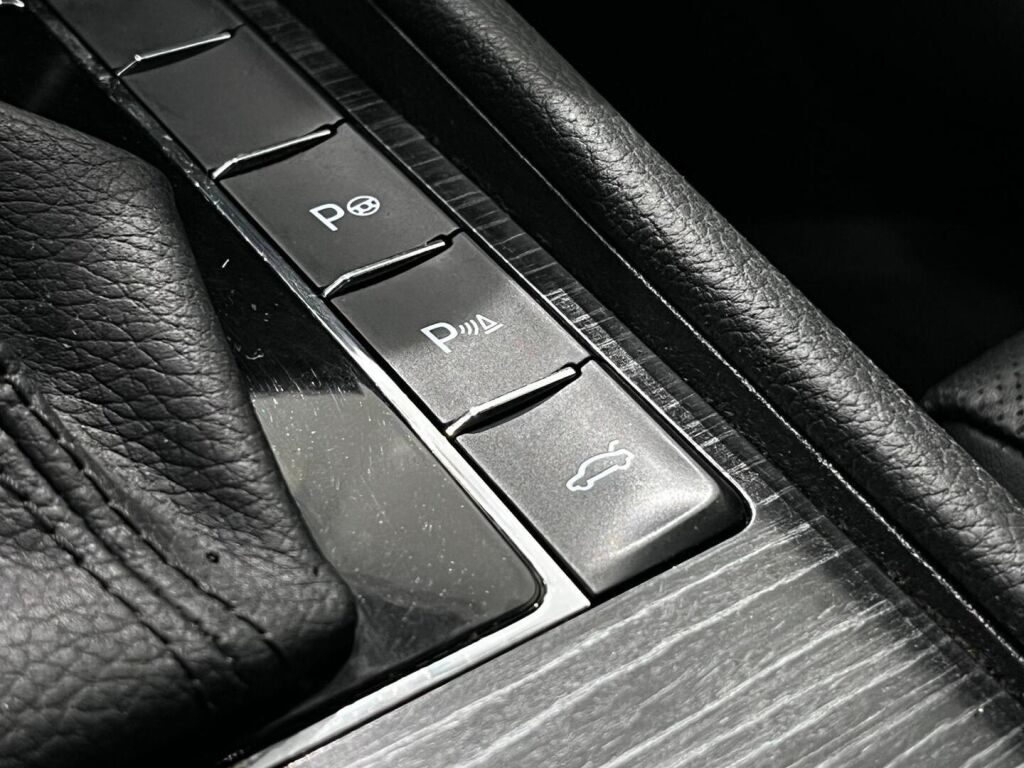 Skoda Superb 2022 Valkoinen