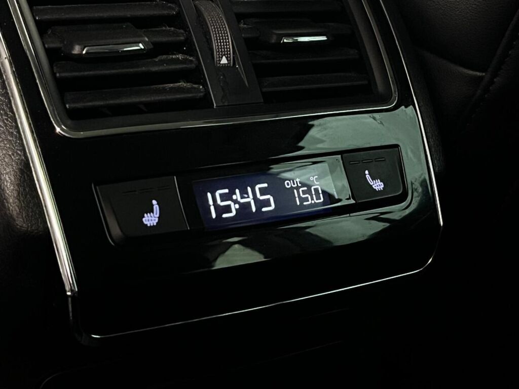 Skoda Superb 2022 Valkoinen