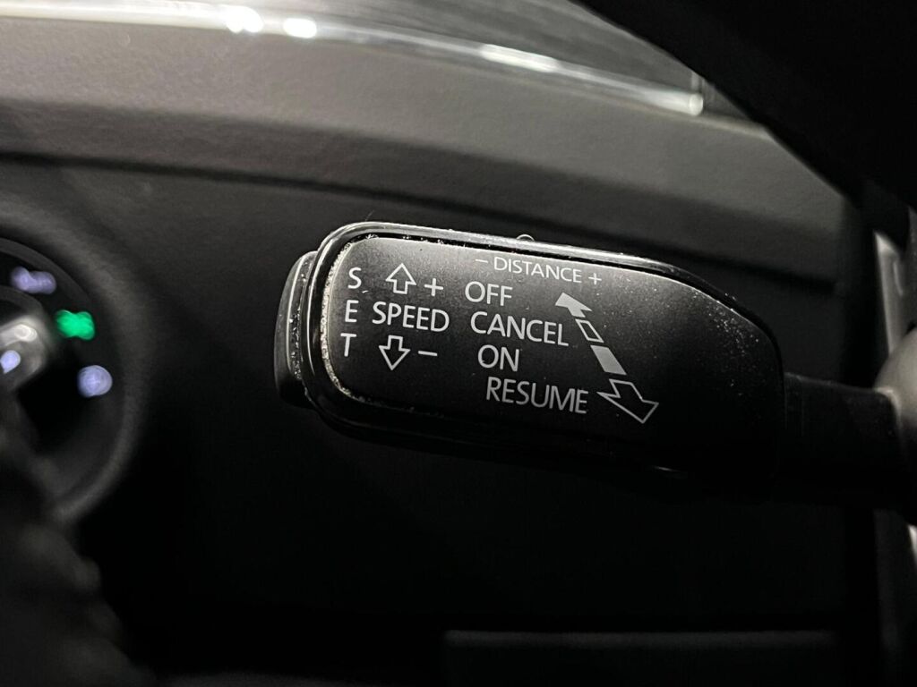 Skoda Superb 2022 Valkoinen