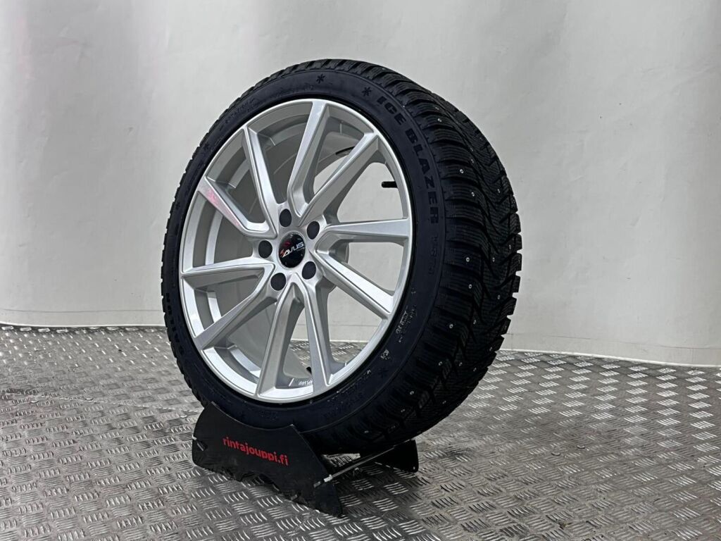 Skoda Superb 2022 Valkoinen