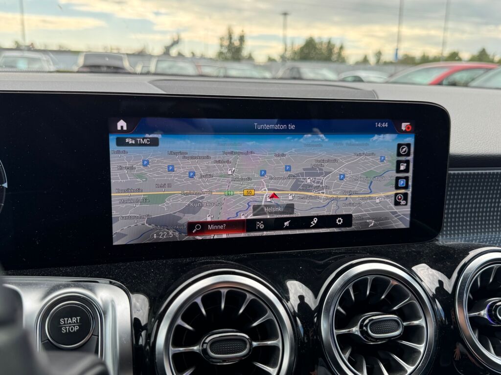Mercedes-Benz EQB 2022 Musta