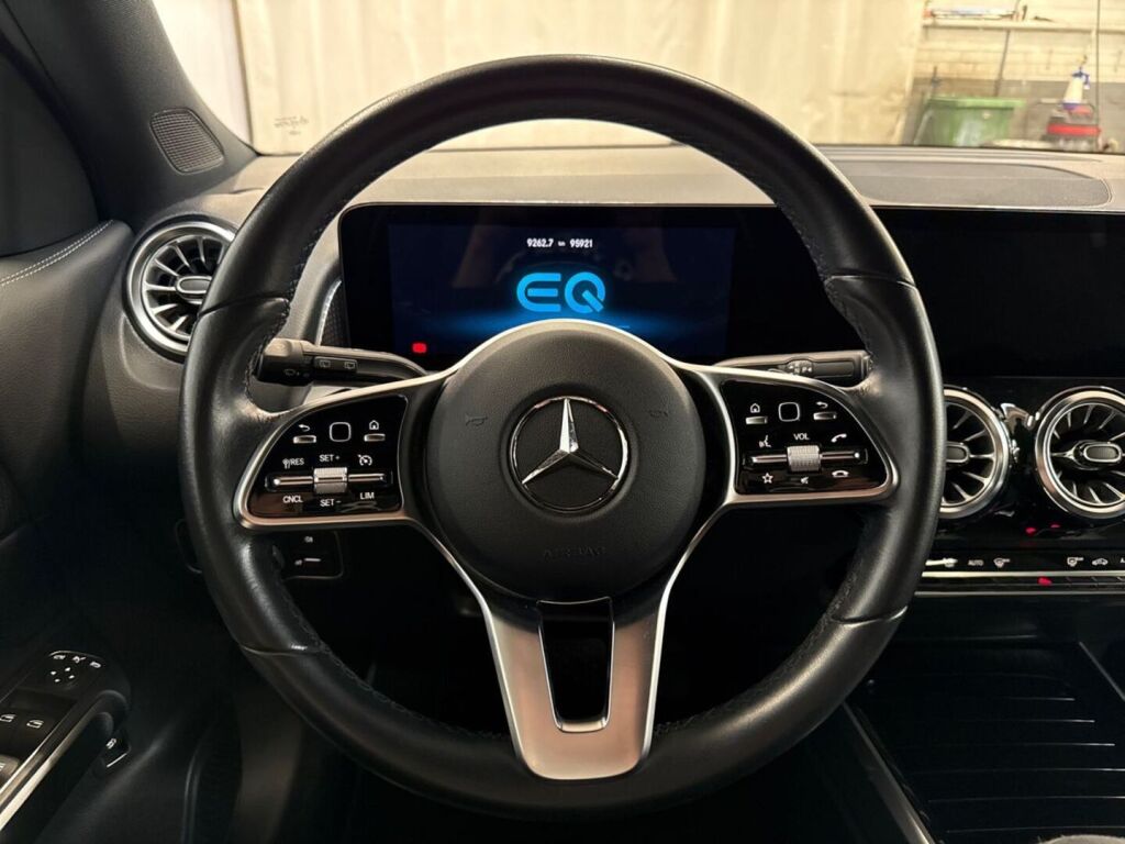 Mercedes-Benz EQB 2022 Musta