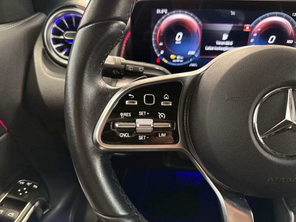 Mercedes-Benz EQB 2022 Musta