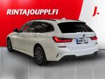 BMW 330 2022 Valkoinen
