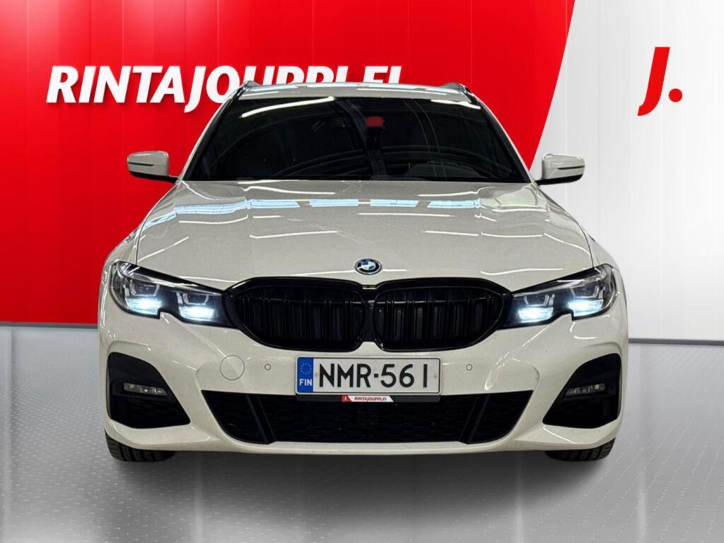 BMW 330 2022 Valkoinen