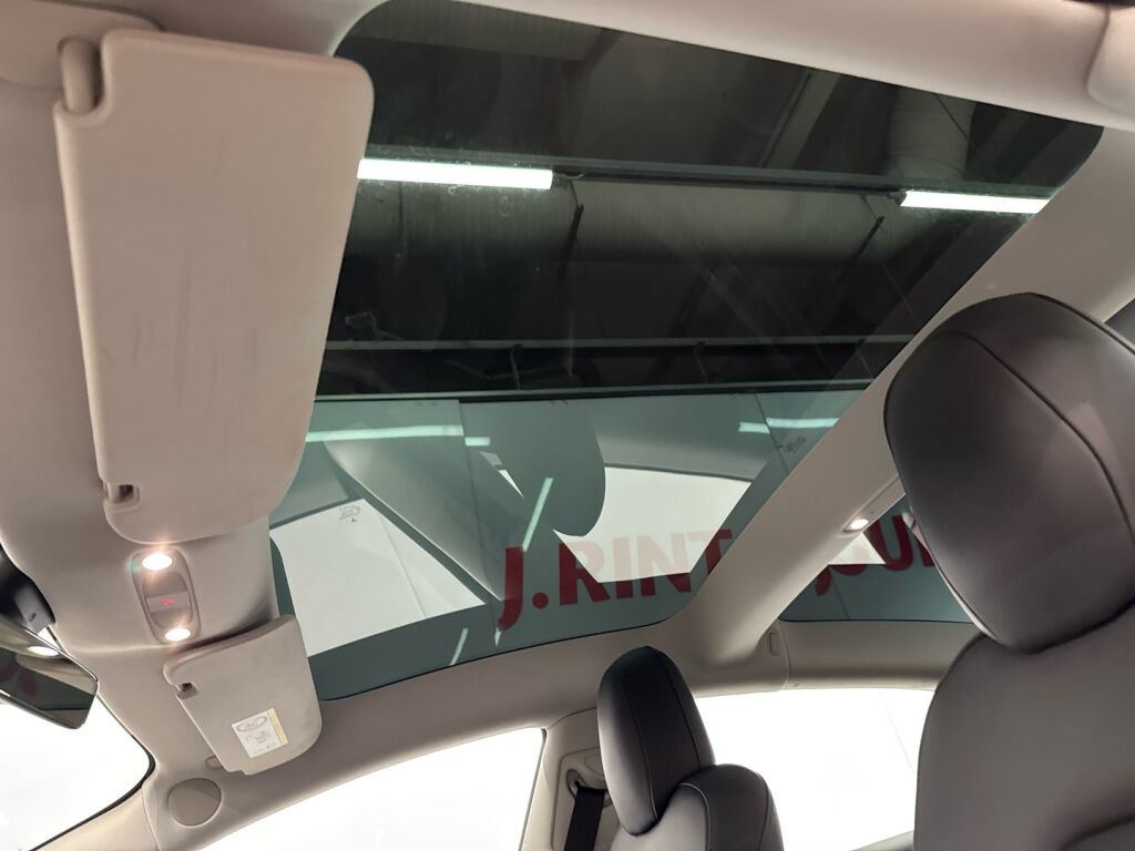 Tesla Model 3 2022 Harmaa