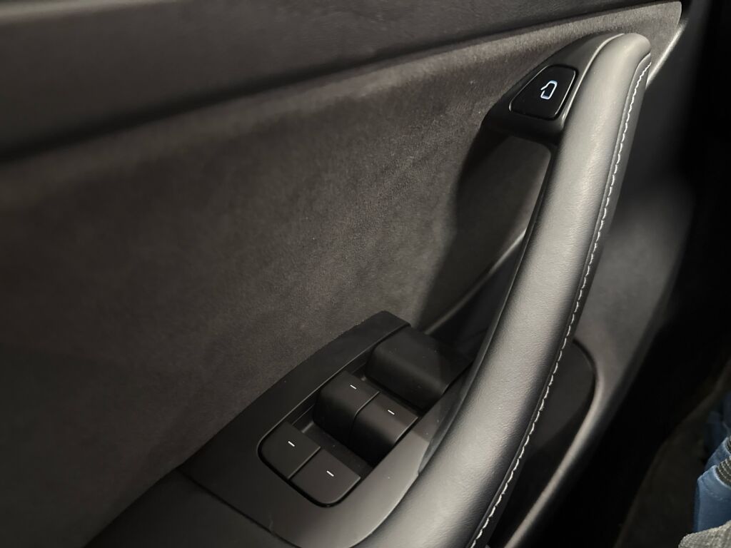 Tesla Model 3 2022 Harmaa