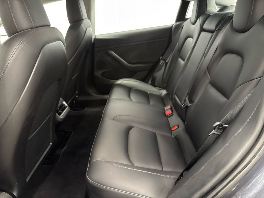 Tesla Model 3 2022 Harmaa