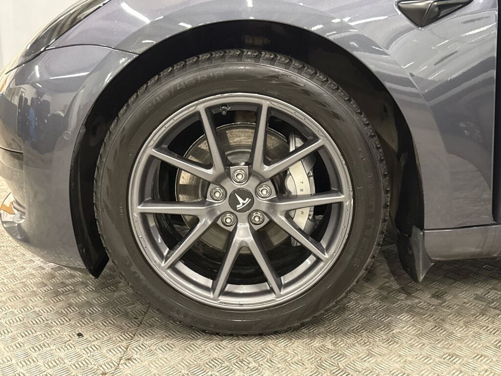 Tesla Model 3 2022 Harmaa