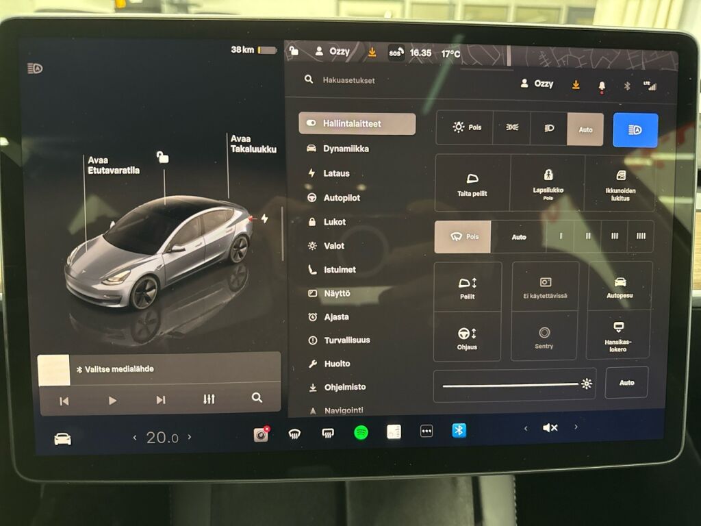 Tesla Model 3 2022 Harmaa
