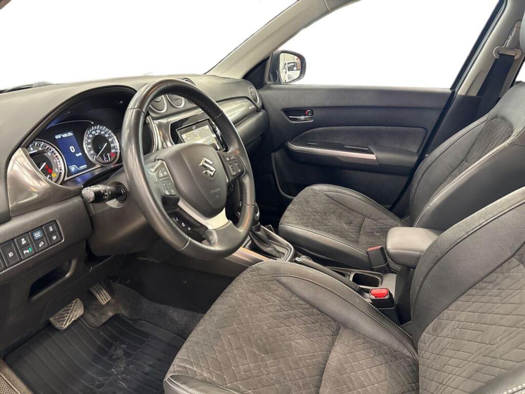 Suzuki Vitara 2022 Harmaa