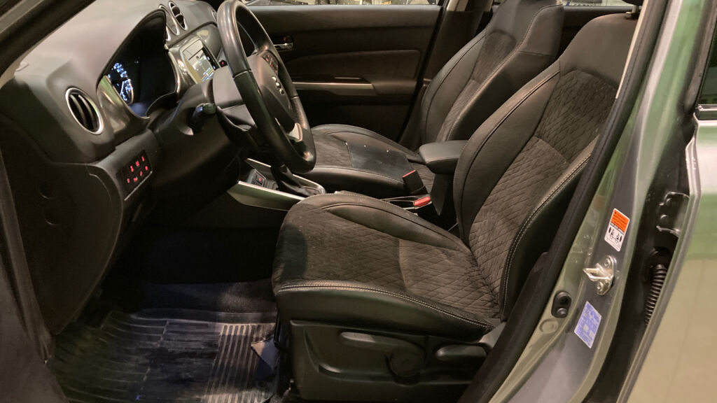 Suzuki Vitara 2022 Harmaa