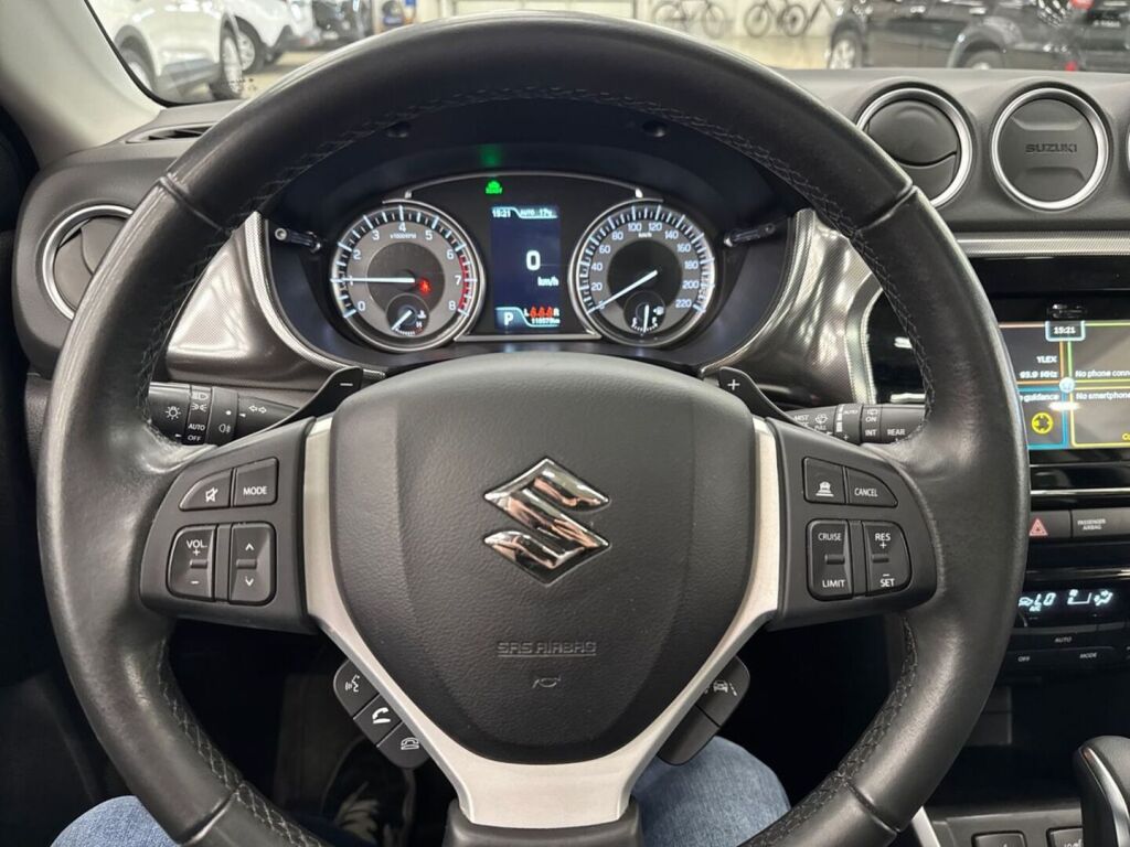 Suzuki Vitara 2022 Harmaa