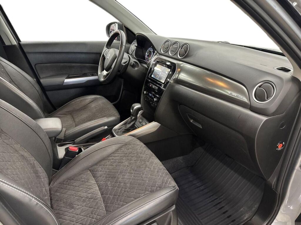 Suzuki Vitara 2022 Harmaa