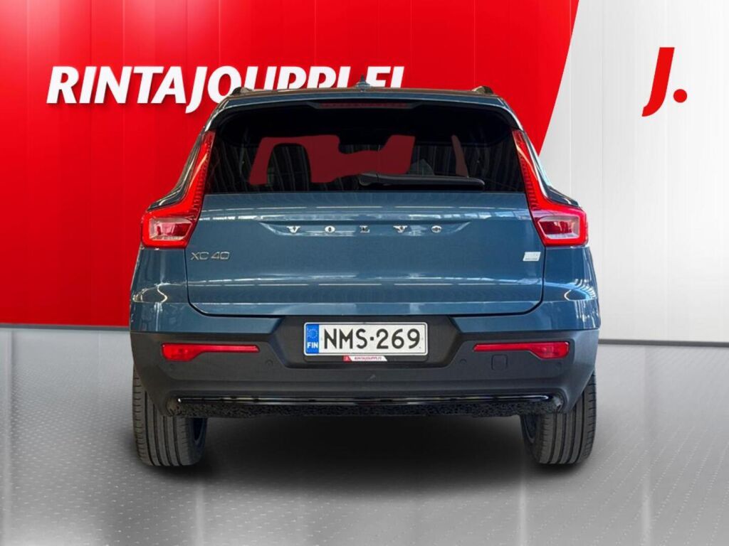 Volvo XC40 2023 Metallinhohto Sininen (FJORD BLUE)