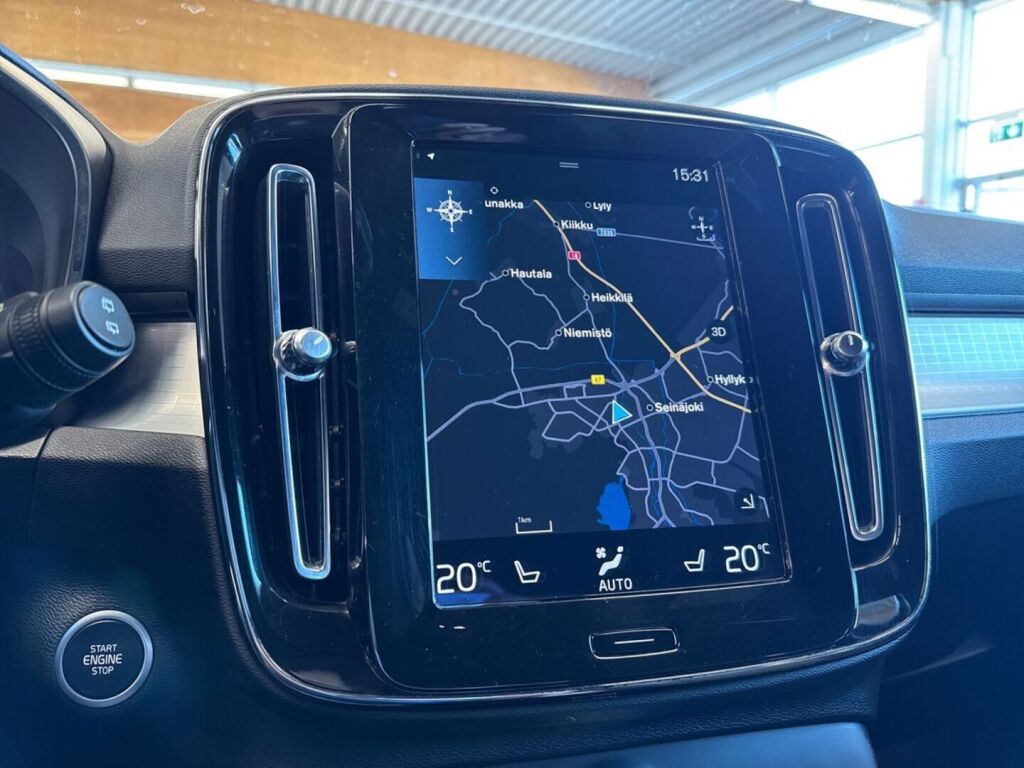 Volvo XC40 2023 Metallinhohto Sininen (FJORD BLUE)