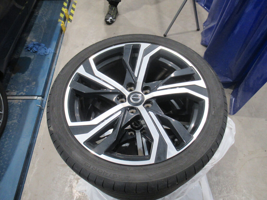 Volvo V60 2023 Sininen