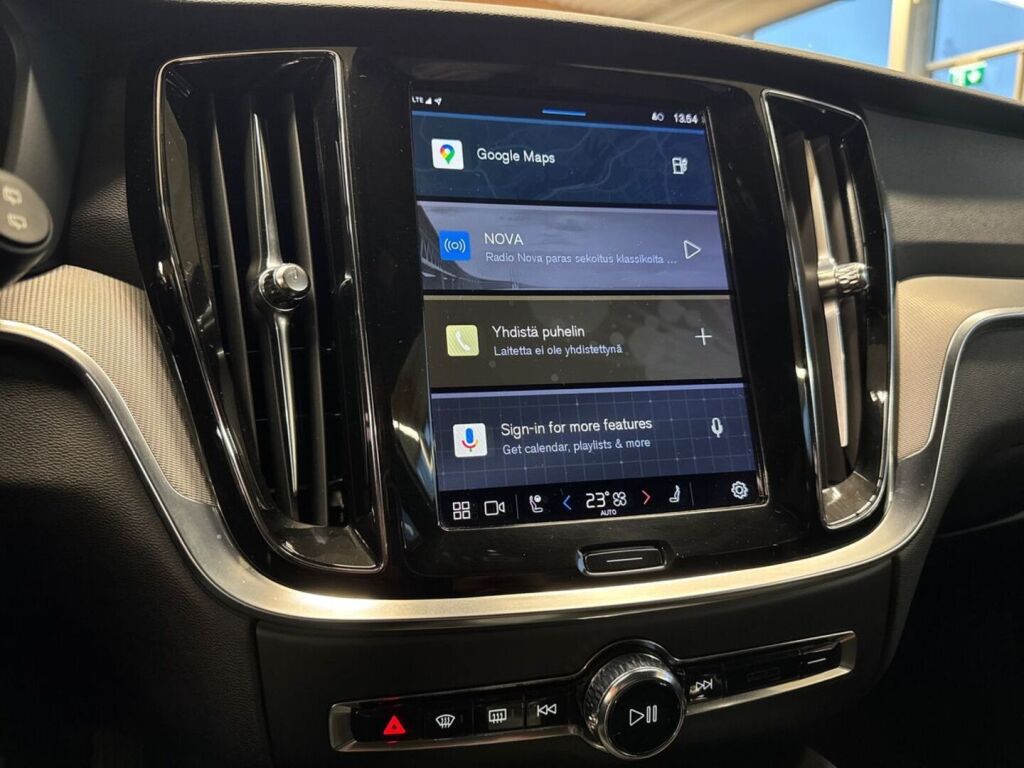 Volvo V60 2023 Sininen