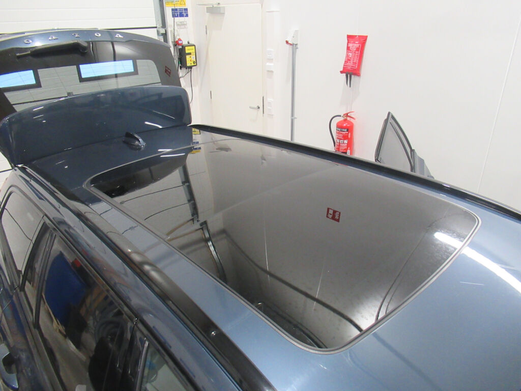 Volvo V60 2023 Sininen