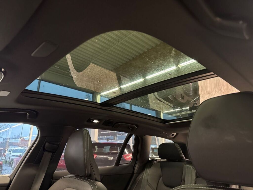 Volvo V60 2023 Sininen