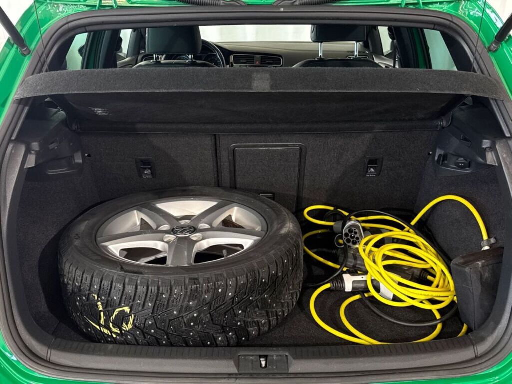 Volkswagen Golf 2017 Vihreä