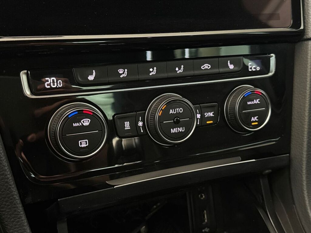 Volkswagen Golf 2017 Vihreä