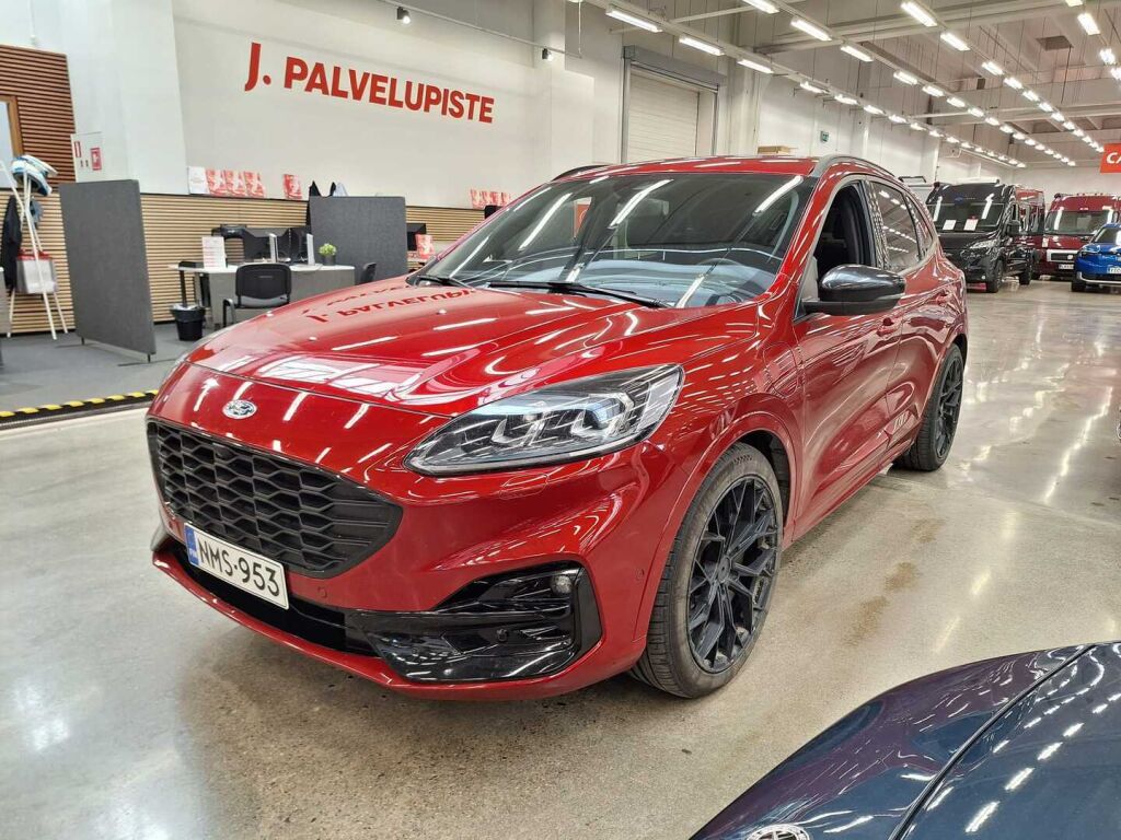Ford Kuga 2023 Punainen