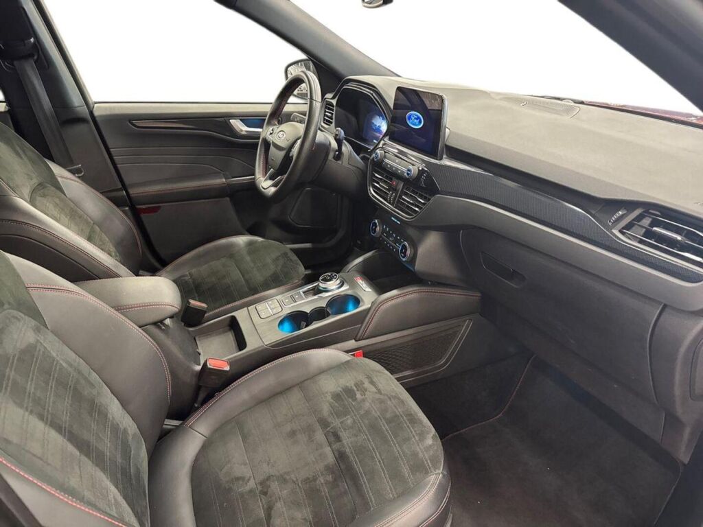 Ford Kuga 2023 Punainen