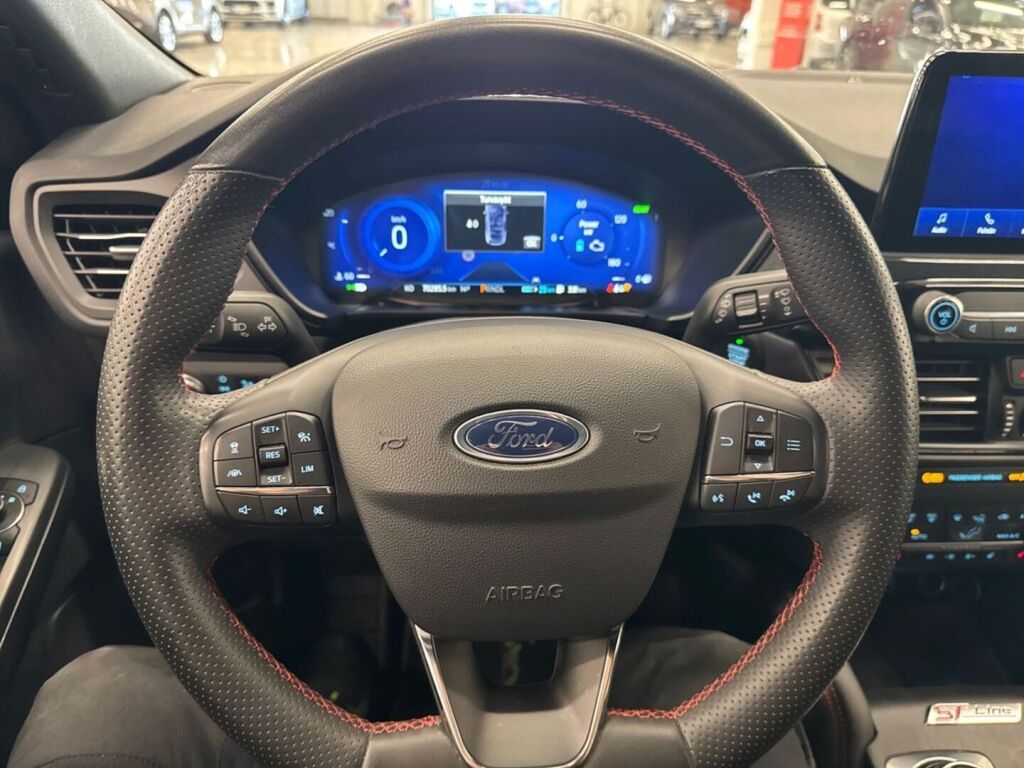 Ford Kuga 2023 Punainen