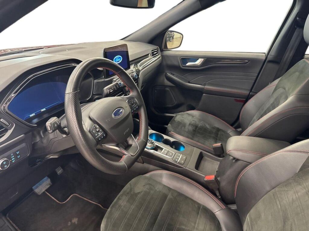 Ford Kuga 2023 Punainen