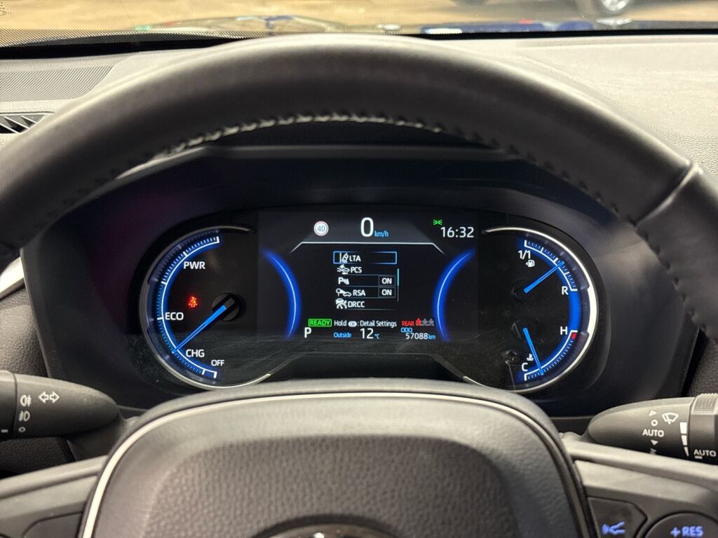 Toyota RAV4 2022 Musta