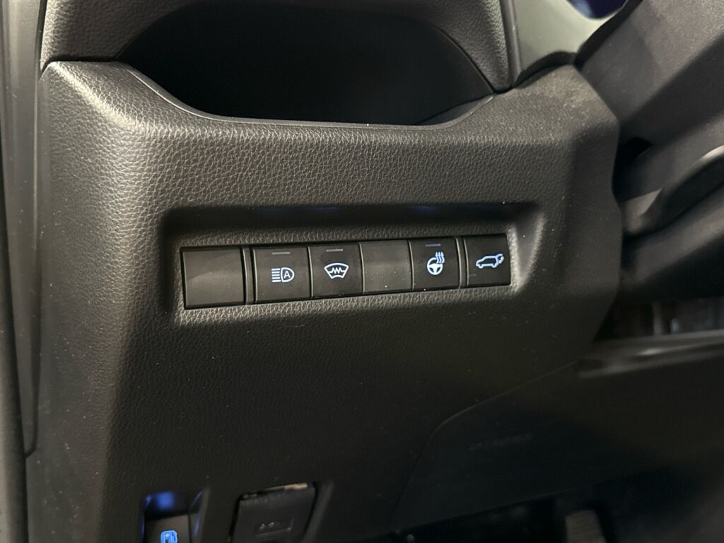 Toyota RAV4 2022 Musta