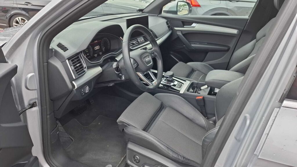 Audi Q5 2023 Harmaa