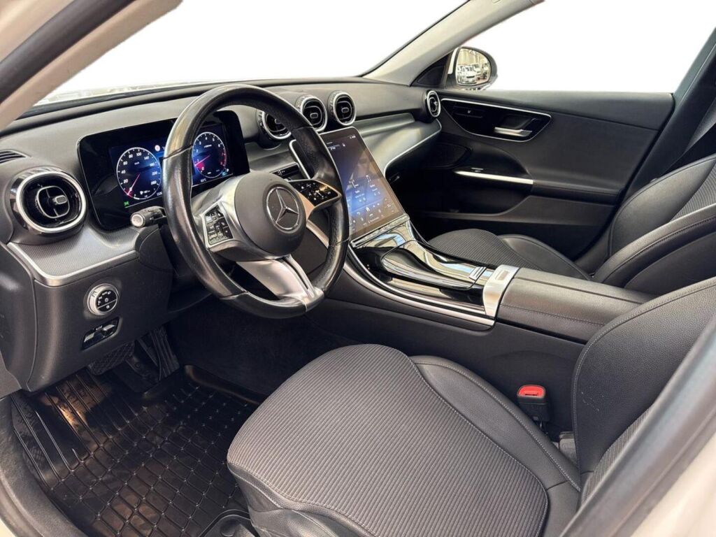 Mercedes-Benz C 2022 Valkoinen