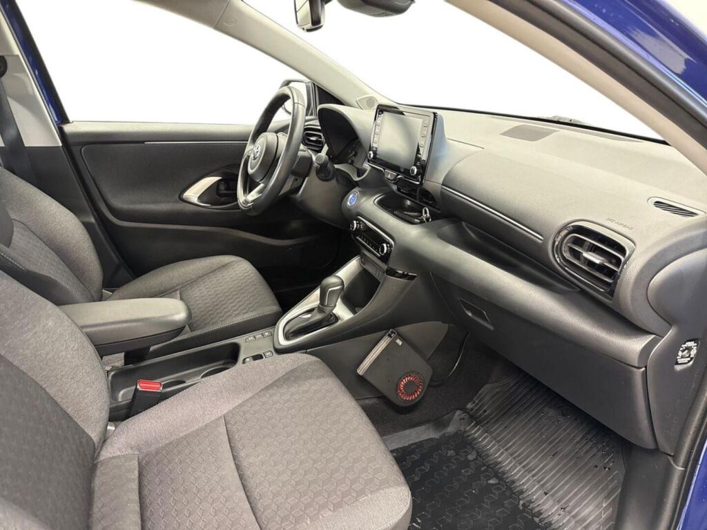 Toyota Yaris 2023 Sininen