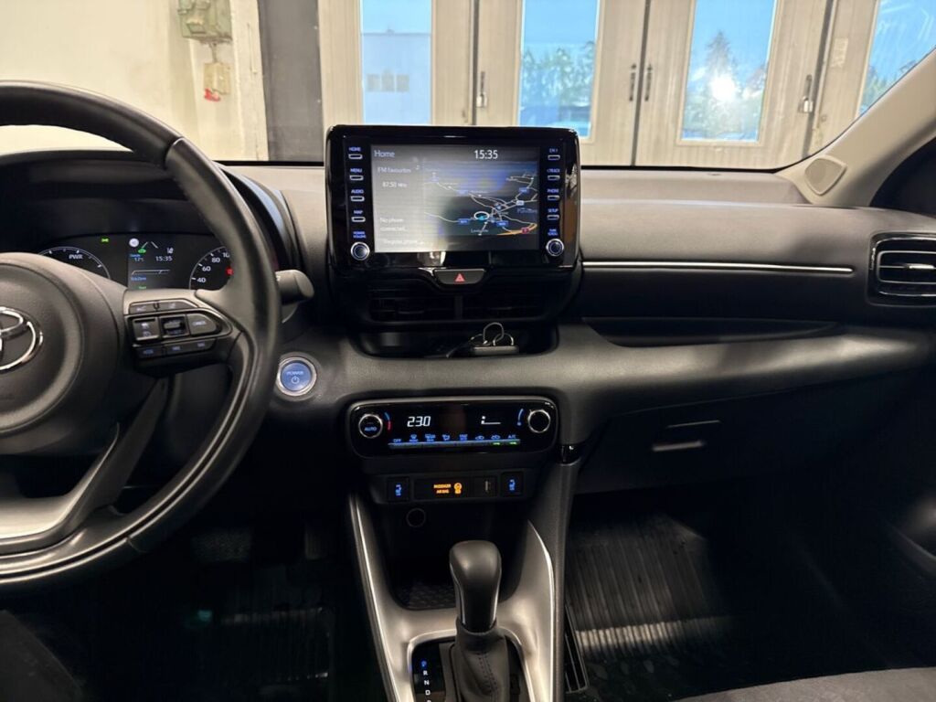 Toyota Yaris 2023 Sininen