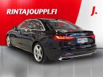 Audi A4 2023 Musta