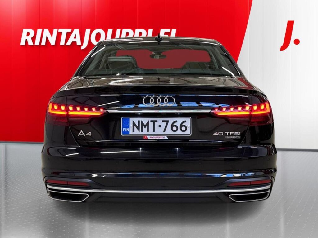 Audi A4 2023 Musta