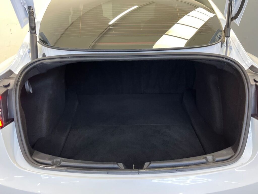Tesla Model 3 2022 Valkoinen