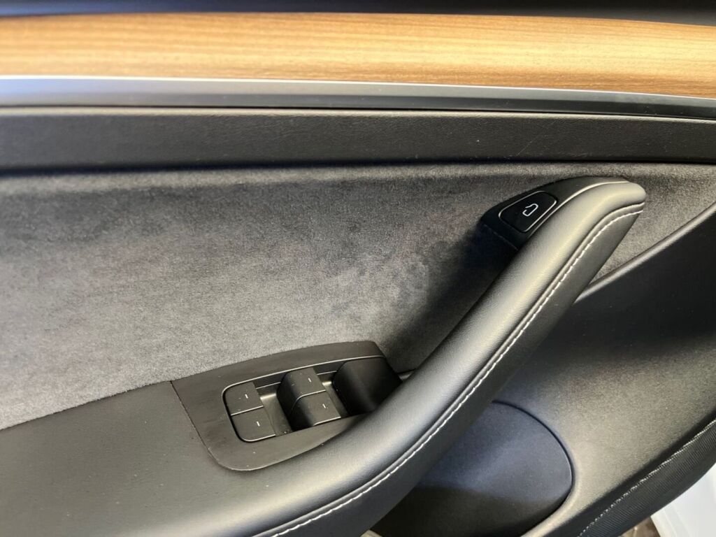 Tesla Model 3 2022 Valkoinen