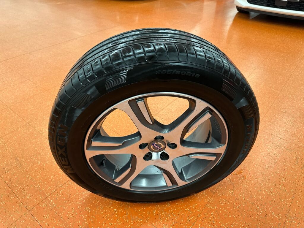 Volvo XC60 2012 Valkoinen