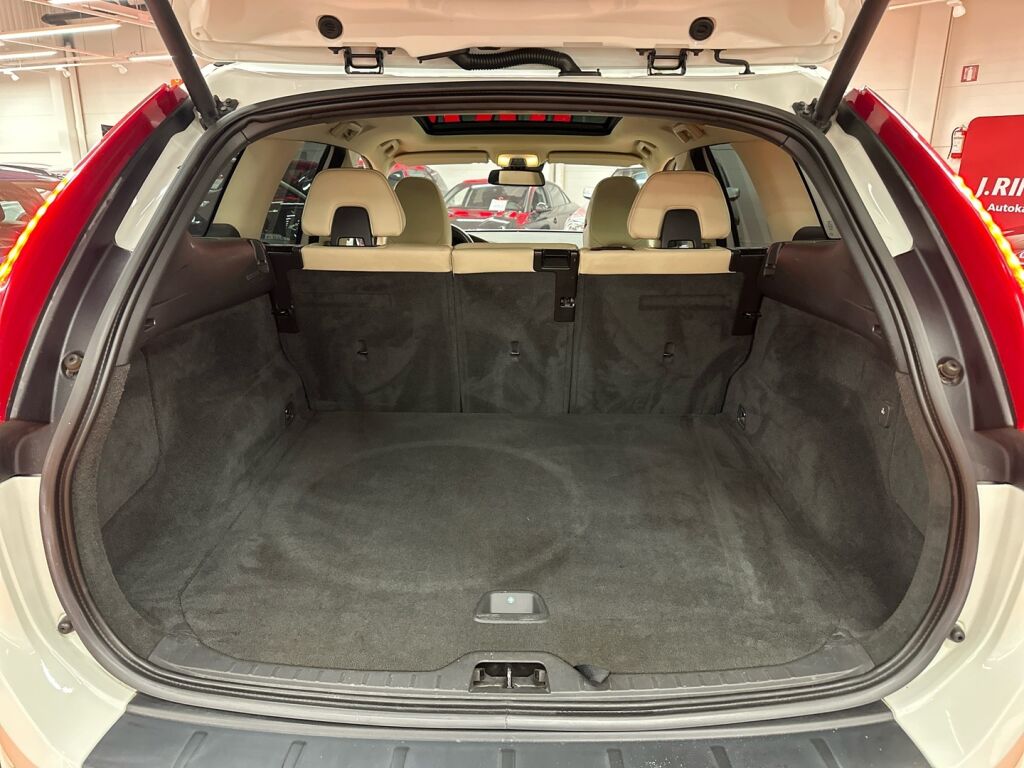 Volvo XC60 2012 Valkoinen