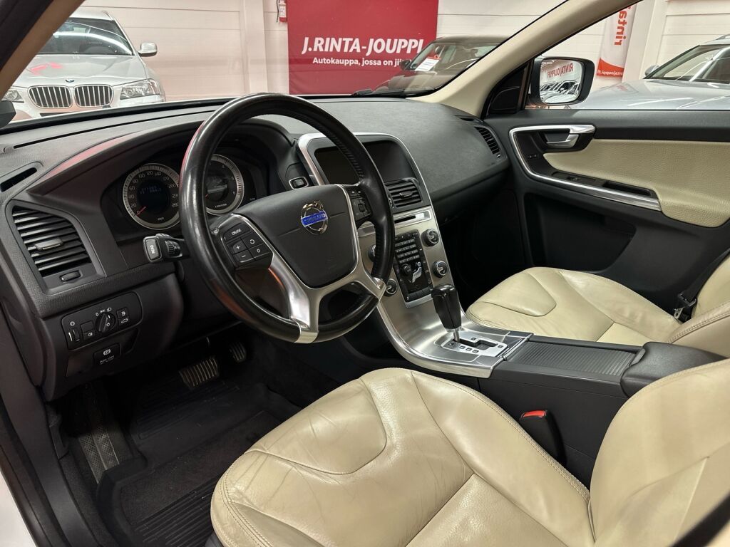 Volvo XC60 2012 Valkoinen