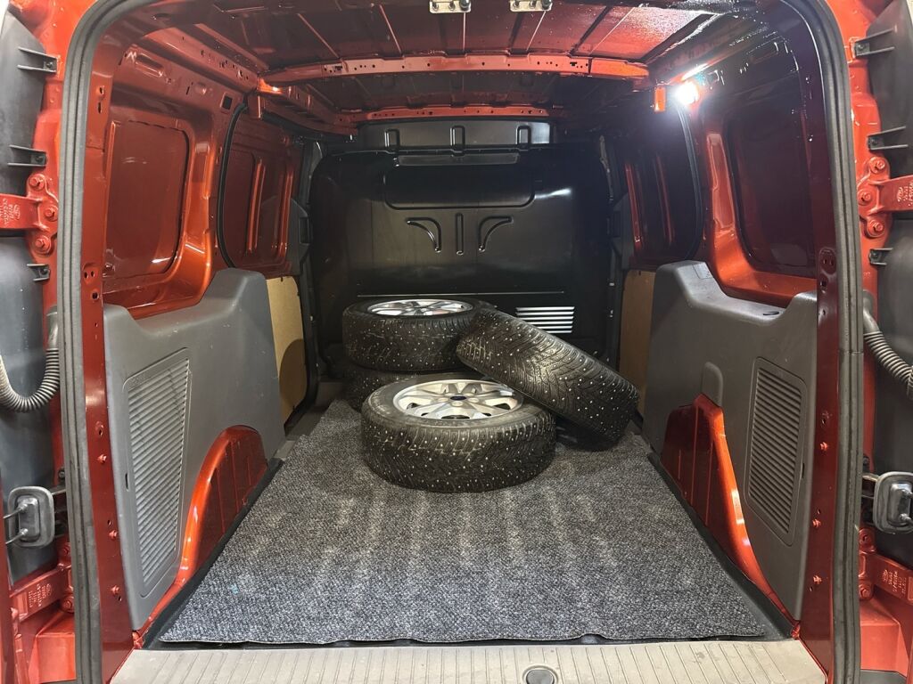 Ford Transit Connect 2023 Punainen