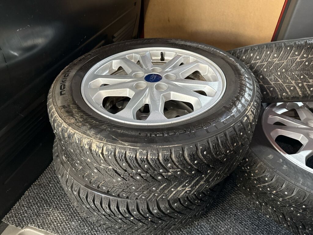 Ford Transit Connect 2023 Punainen